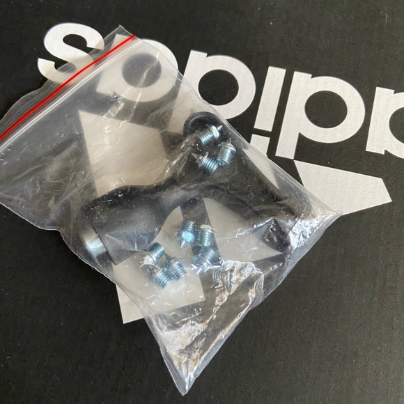 Outdoor Running Spikes - Picture 2 of 7